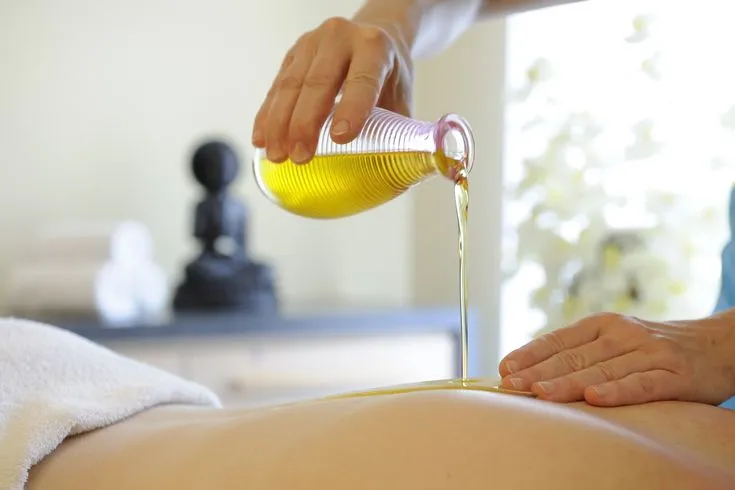 Hot Oil Massage at Dhaka Massage Spa - Top Spa in Dhanmondi